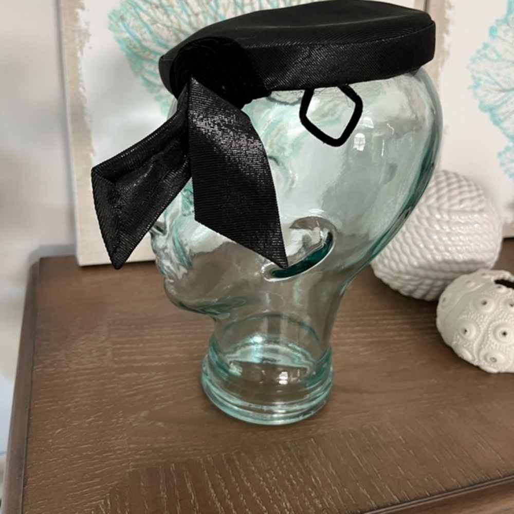 Gardner Black Peau‎ de Soie & Velvet Vintage 40s Hat